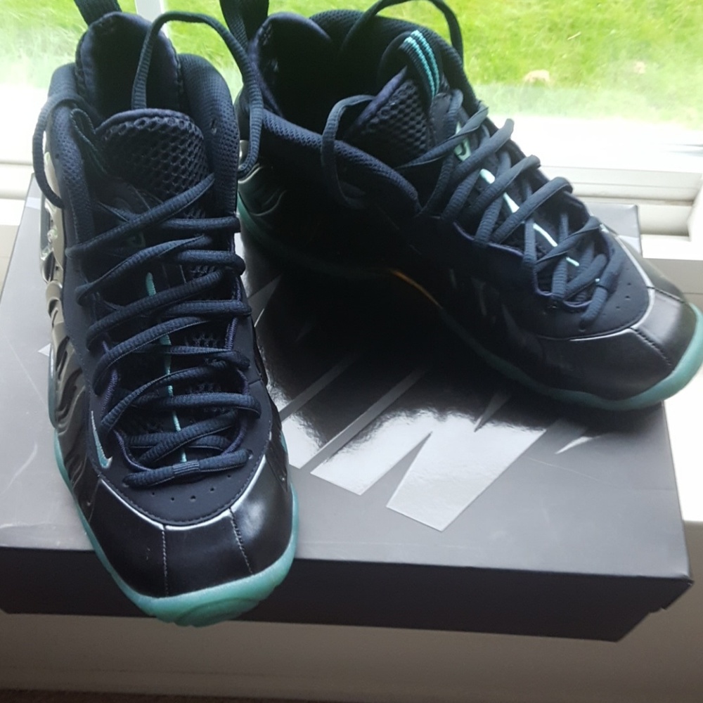 Shoes - Picture 3 of 8